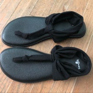 Sanuk Sandals size 6.5